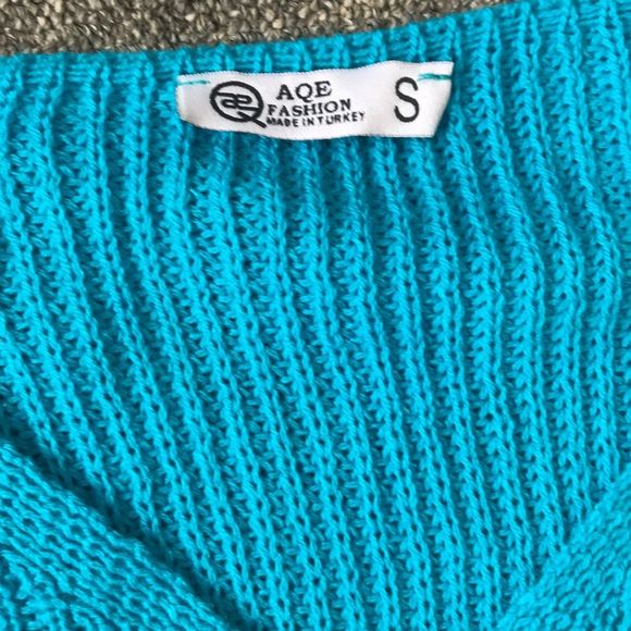 Vintage bright blue oversized knit sweater - Picture 3 of 5